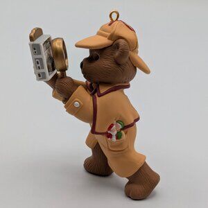 Hallmark Keepsake Holiday Pursuit 1994, Keepsake Ornament Collector's Club